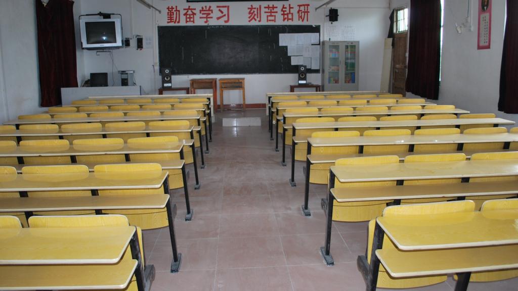 宽敞明亮的教室