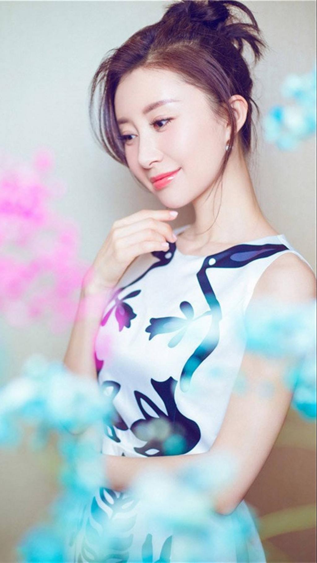 大陆美女明星舒畅