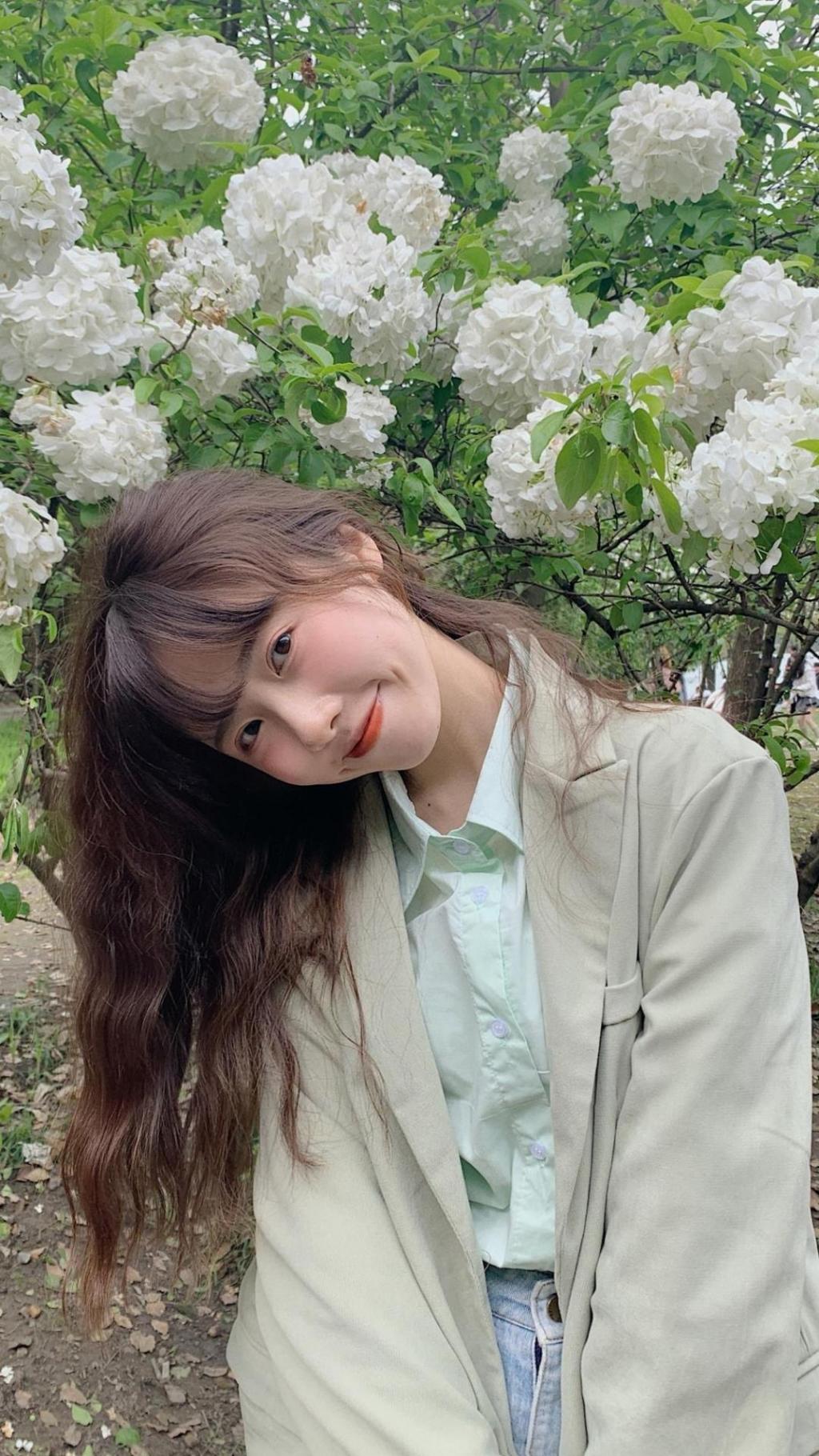 抖音达人梨涡允允清纯可爱甜美精致迷人写真