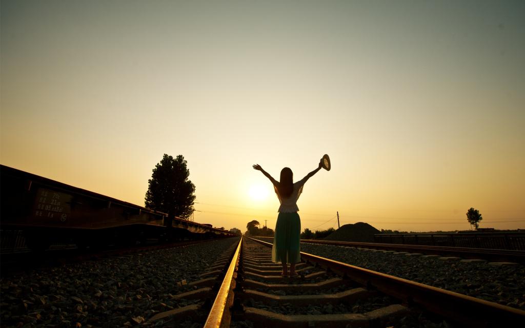 思念像铁轨一样长