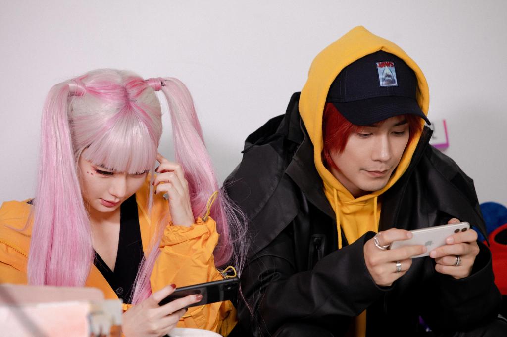 520戚薇李承铉cos孙尚香刘备甜蜜开黑活动照