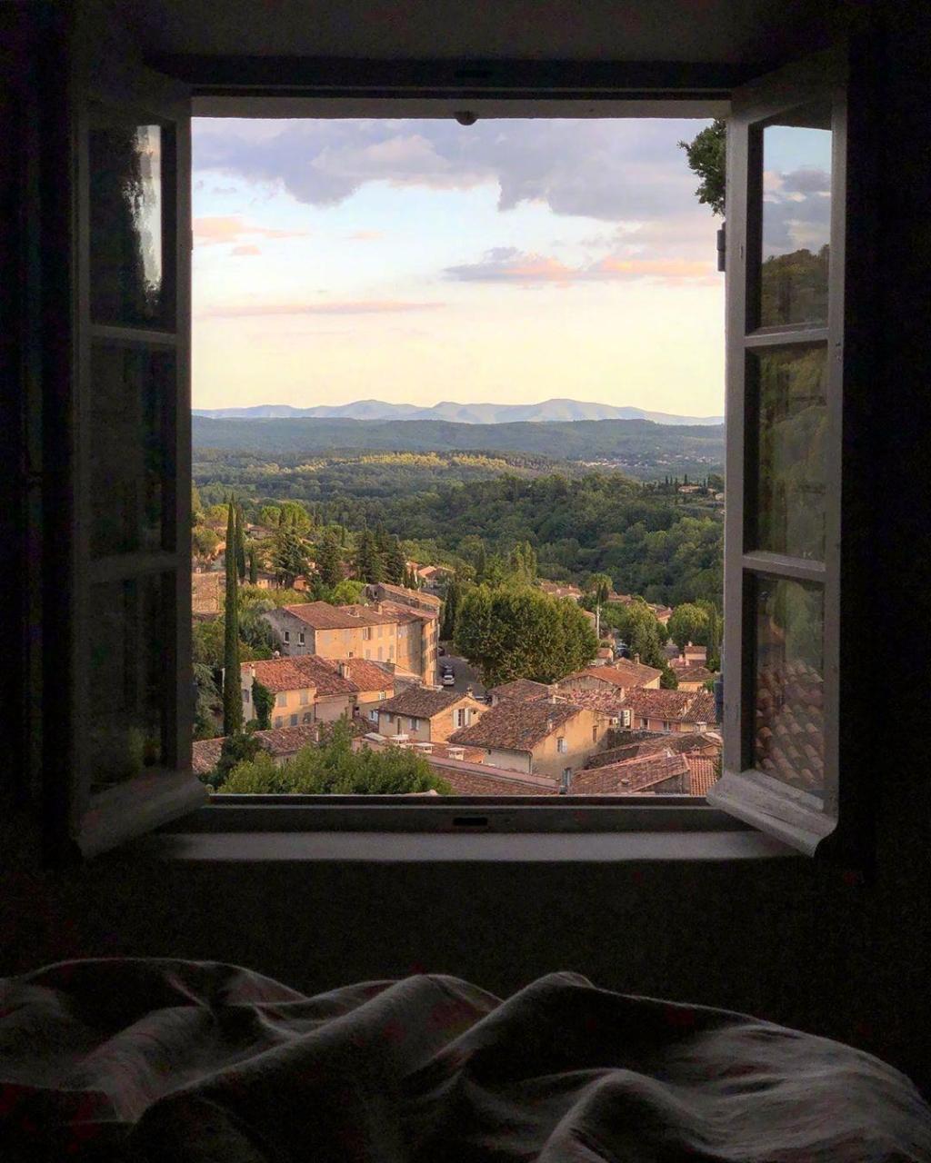 窗外唯美迷人景色摄影