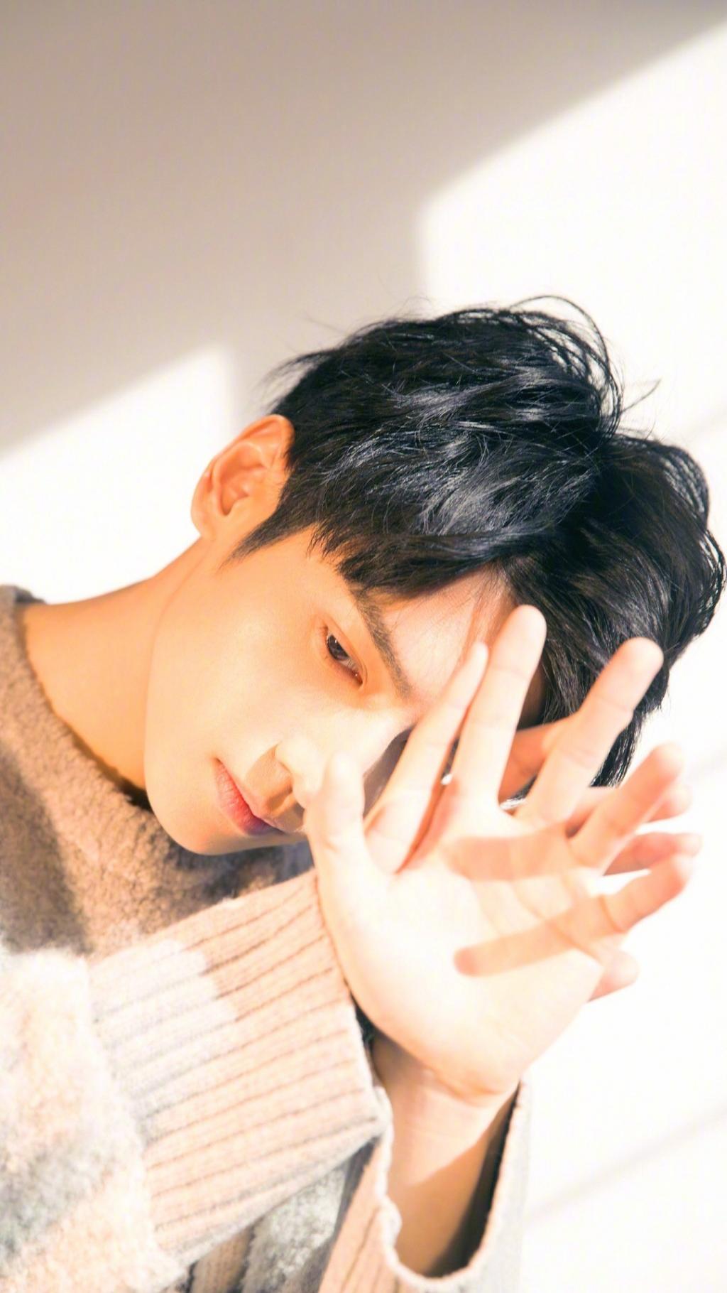 罗云熙时尚帅气写真