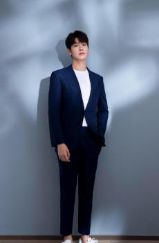 邻家男孩魏大勋阳光帅气写真-1