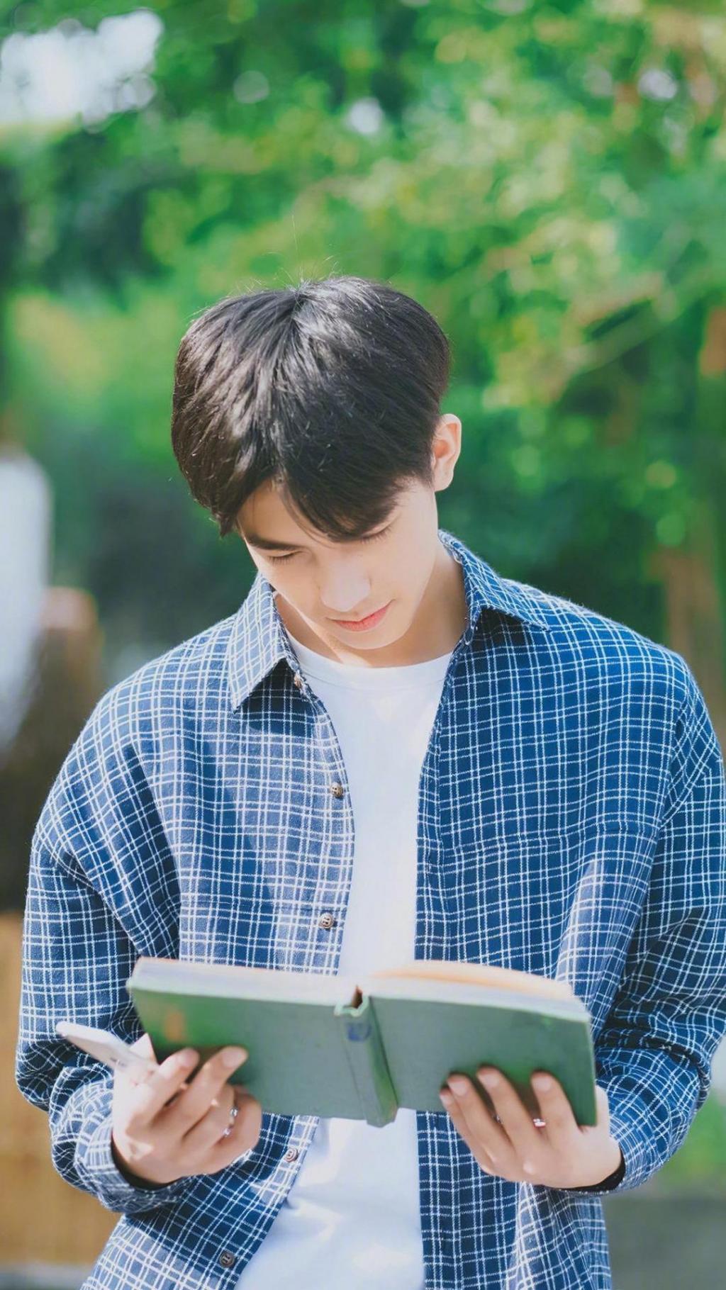 青春少年宋威龙帅气阳光写真