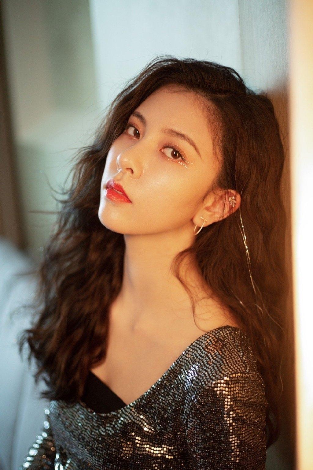 宋妍霏复古亮片性感美腿诱惑写真