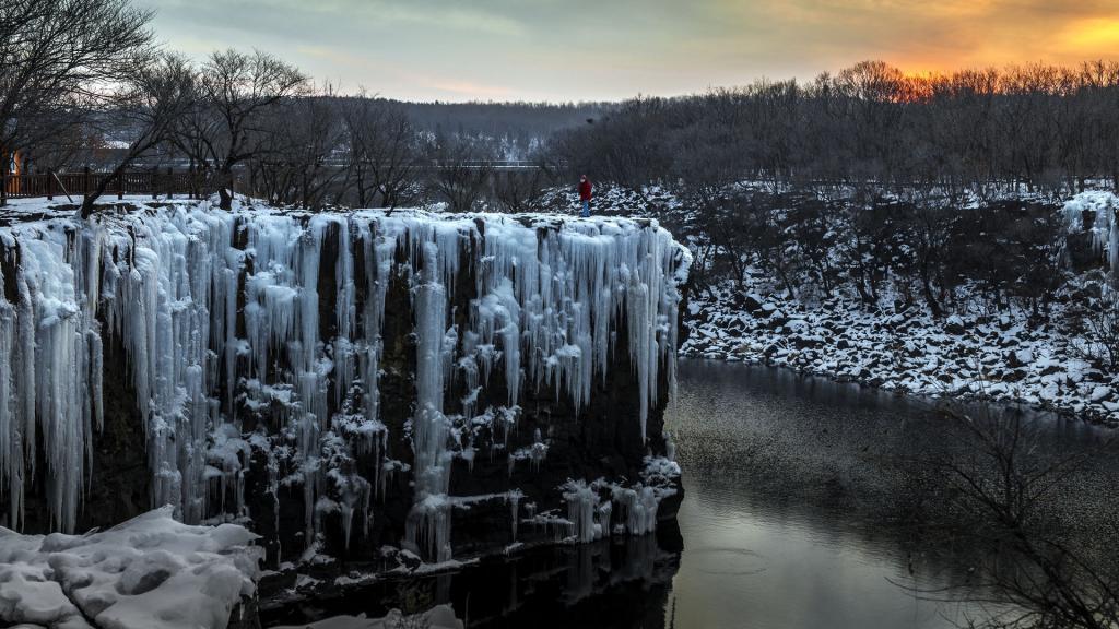 冬季的黑龙江镜泊湖