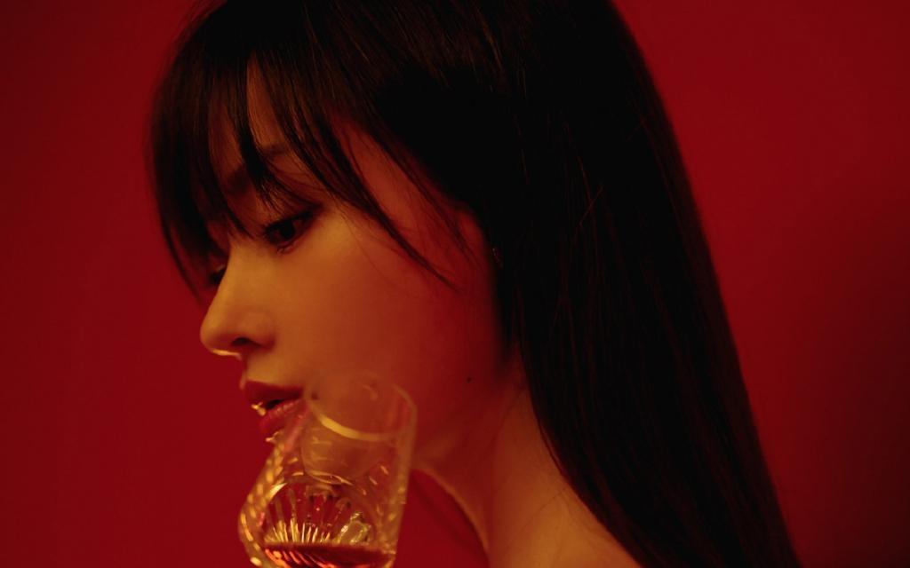 百变迷人美女张天爱