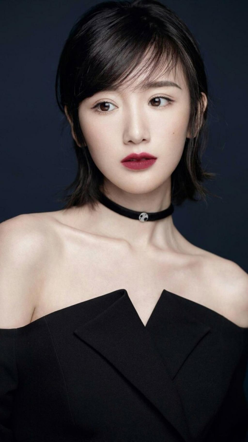 毛晓彤性感冷艳诱人写真