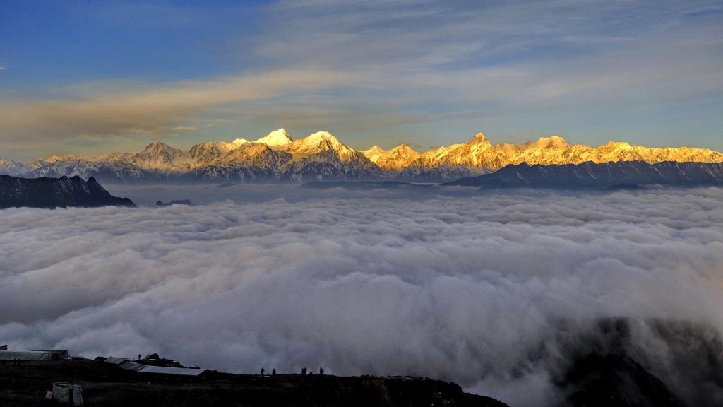 四川牛背山云海风光