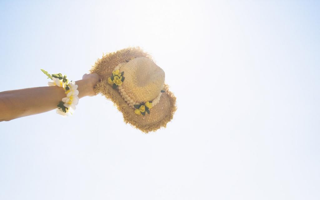 夏日海边沙滩女孩