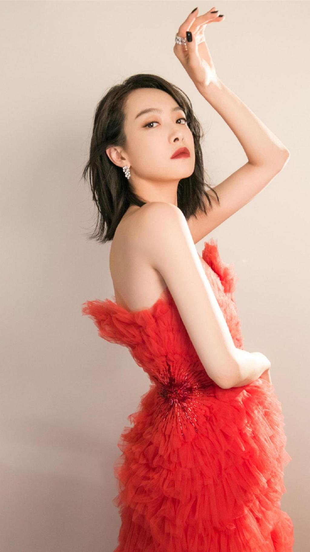 宋茜火红长裙性感写真