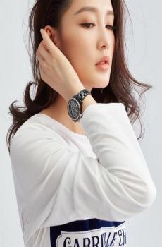 邓伦李沁合体时尚大片-1