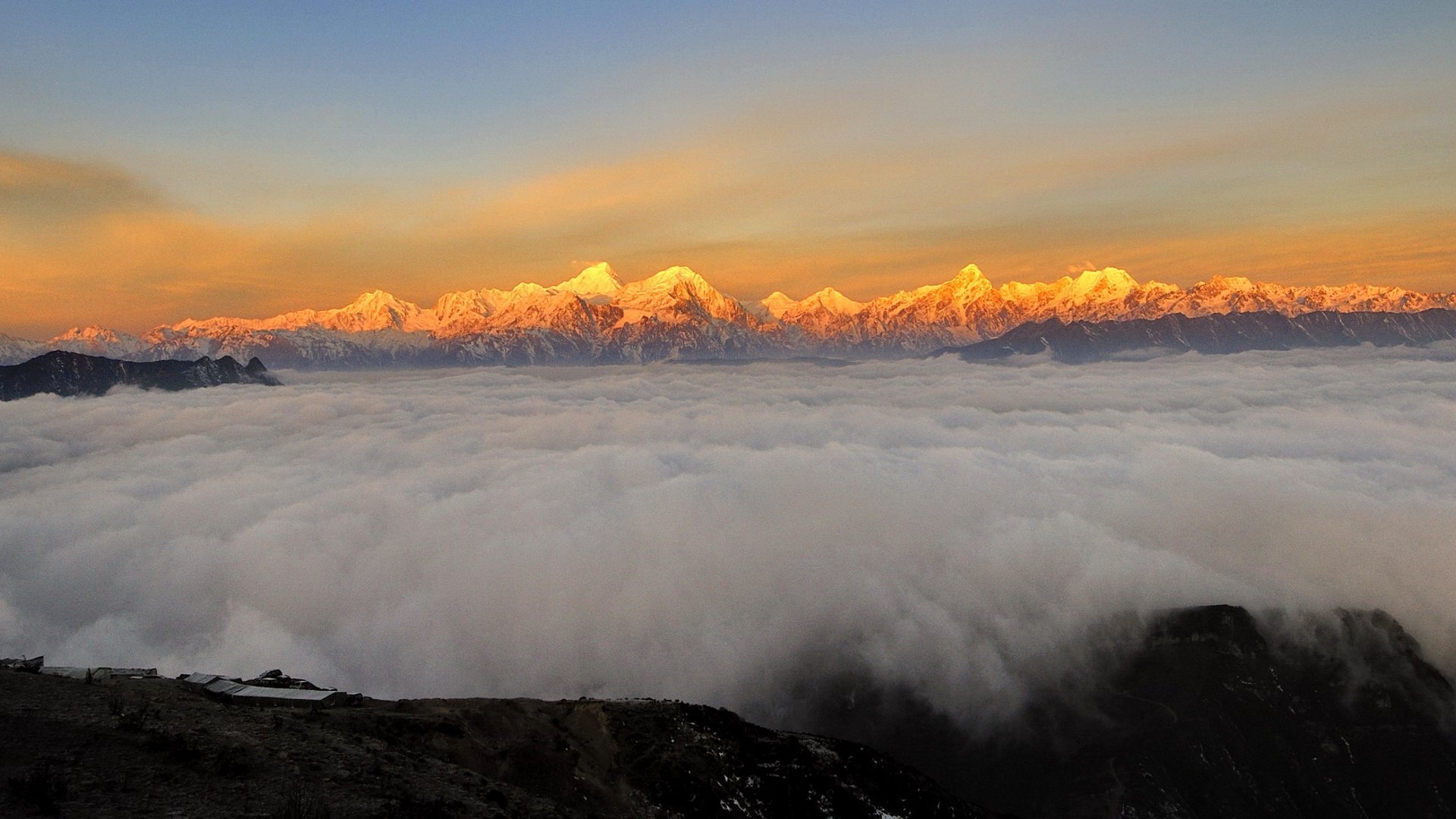 四川牛背山云海风光