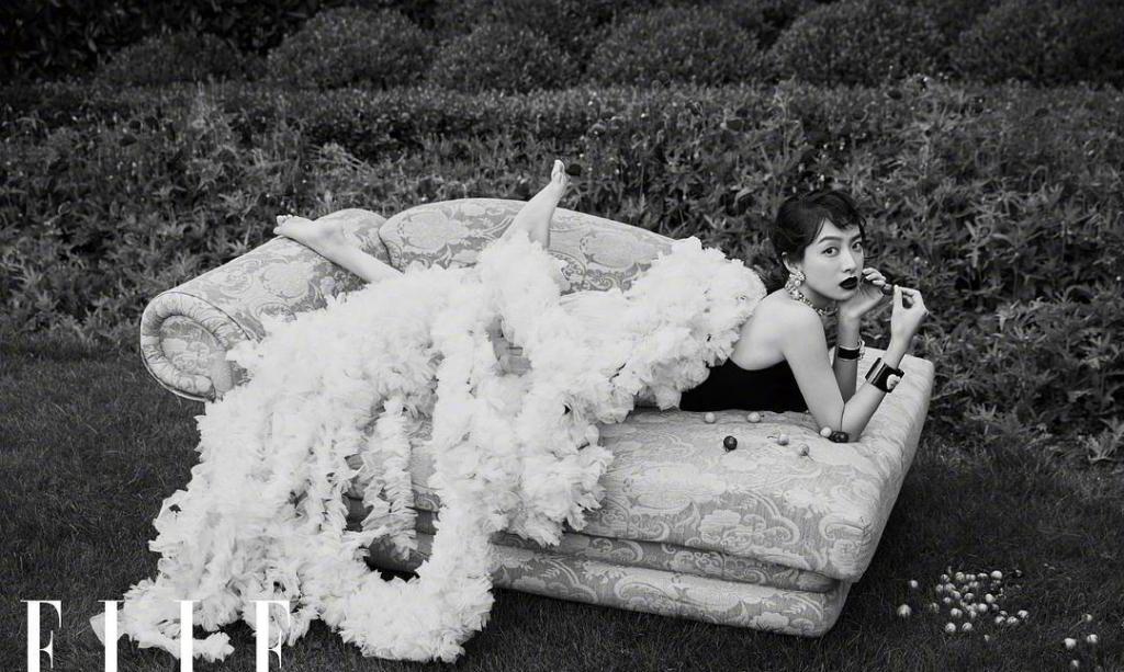 宋茜宫廷风时尚封面魅力迷人写真