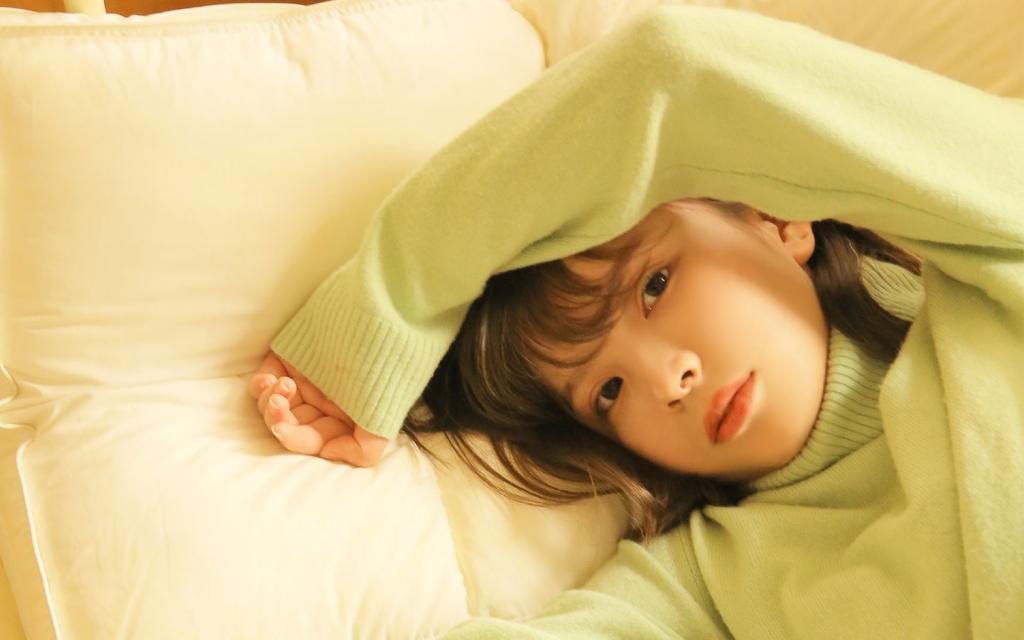 床上美女魅惑性感写真