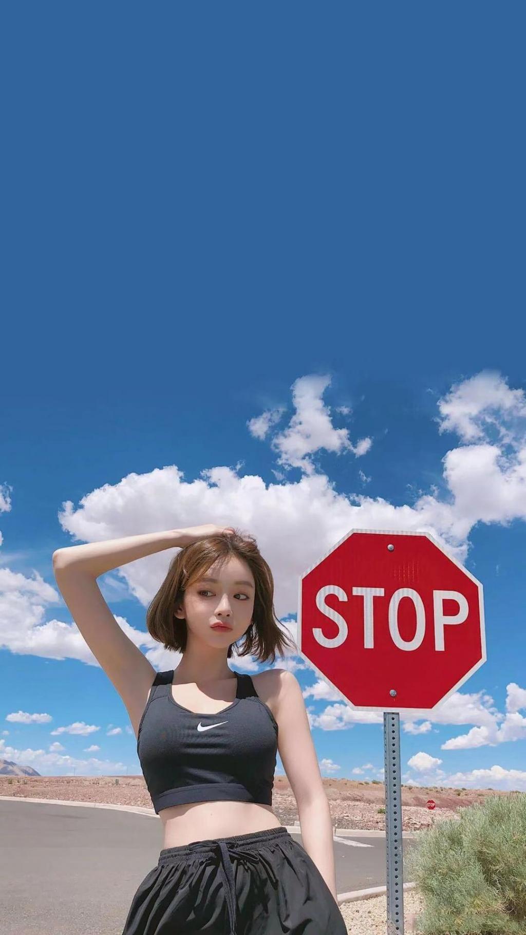 青春短发女孩气质写真