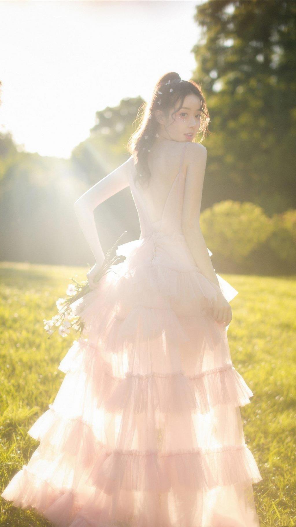 清纯粉裙美少女性感写真