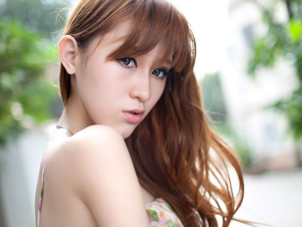 楚楚动人的养眼美女图片