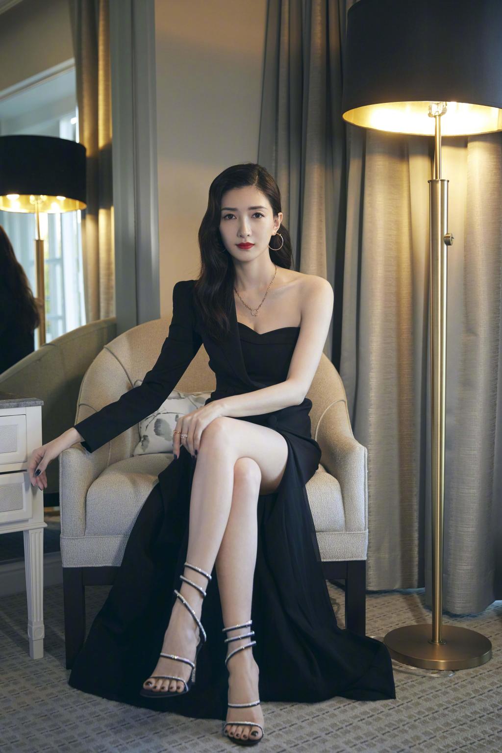 江疏影西装高衩裙