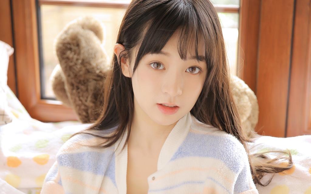 甜美大眼萌妹美女
