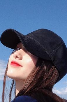 清纯可爱小姐姐俏皮写真-0