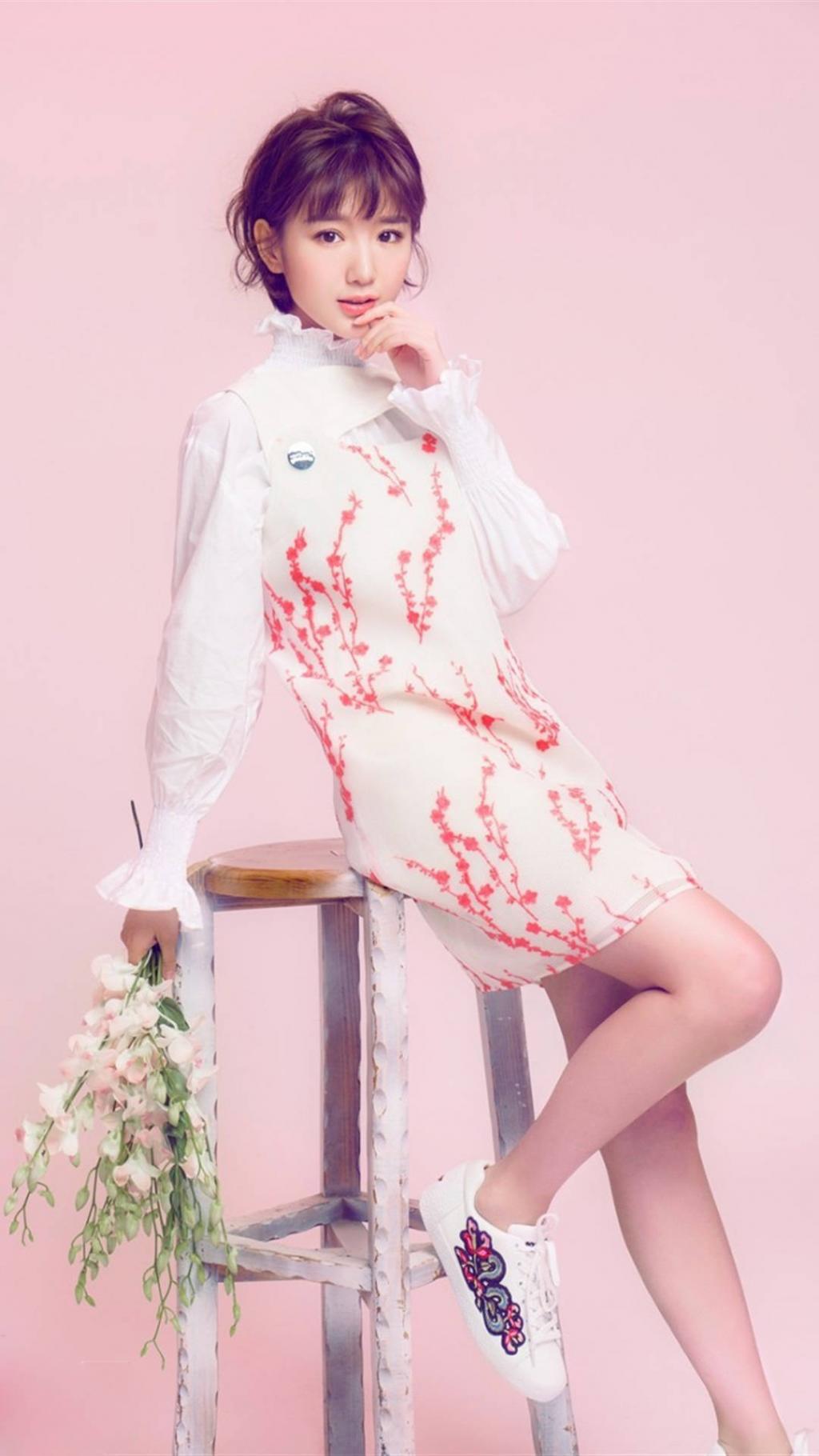 毛晓彤生日粉嫩写真