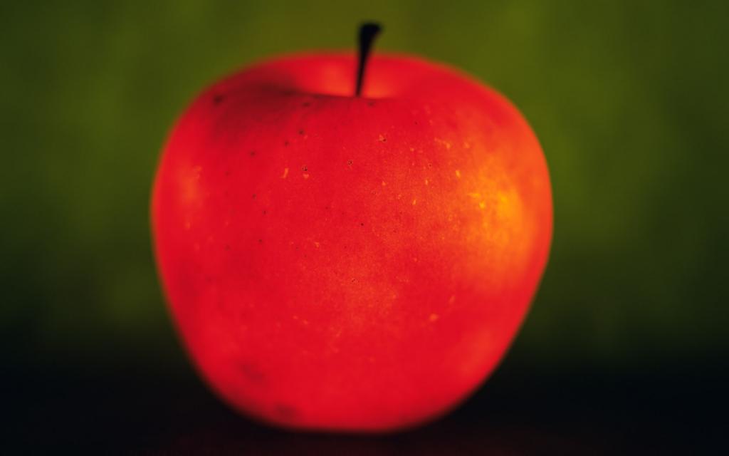 唯美灯光水果特写