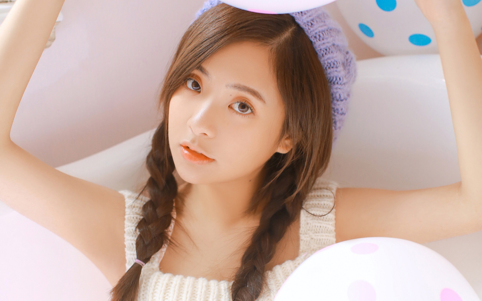 白皙性感美女居家迷人写真,高清图片,电脑桌面-壁纸族