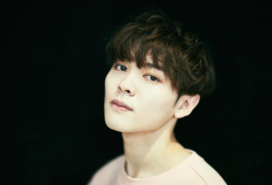 《偶像练习生》尤长婧高清帅气写真