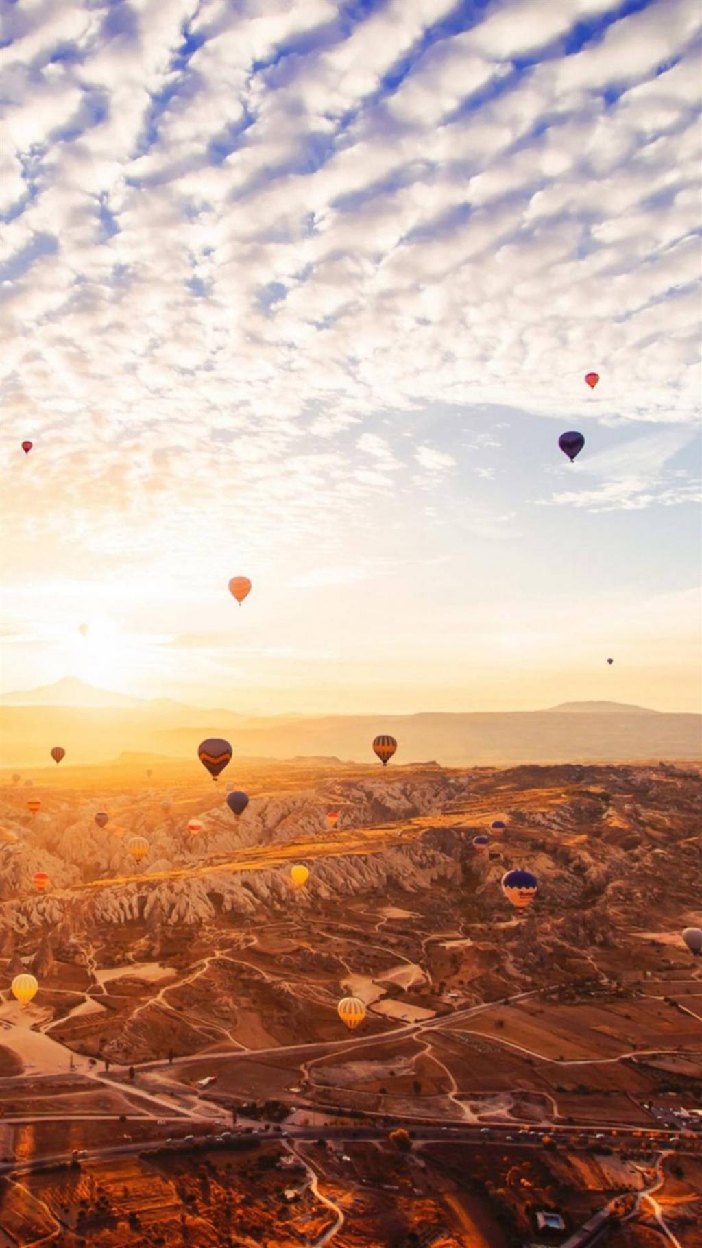 梦幻七彩氢气球风景图片