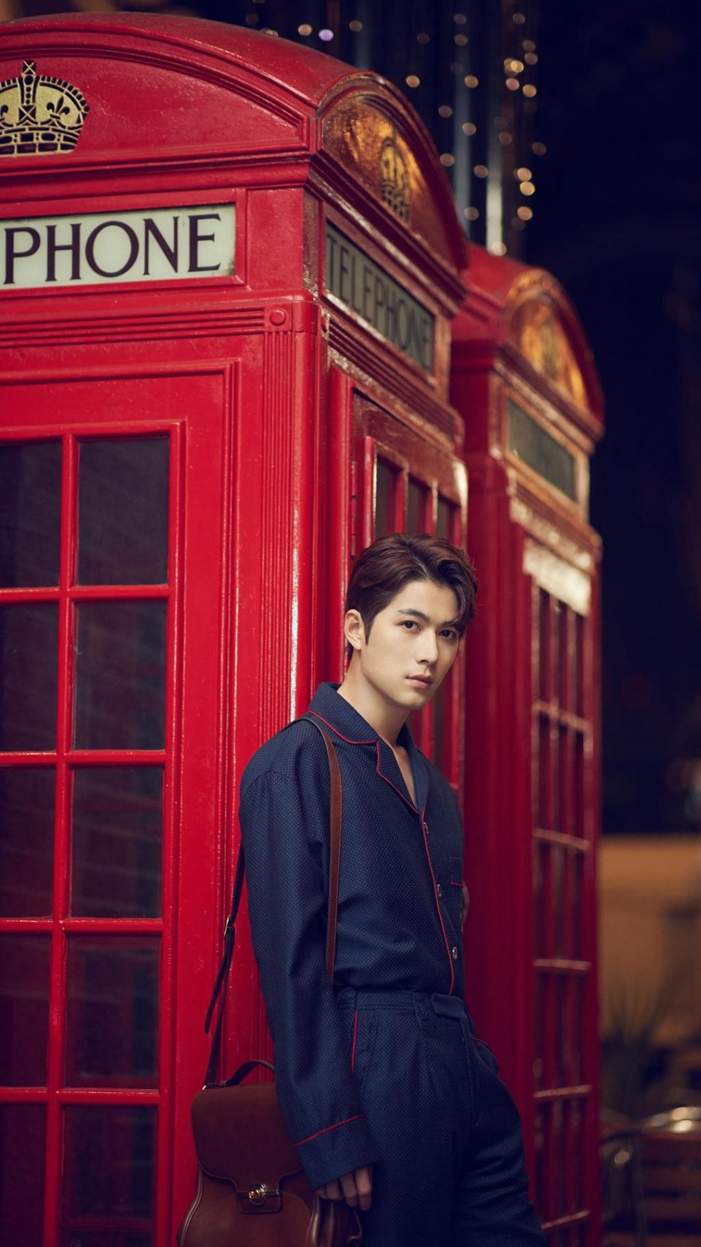  陈学冬英伦睡衣风写真