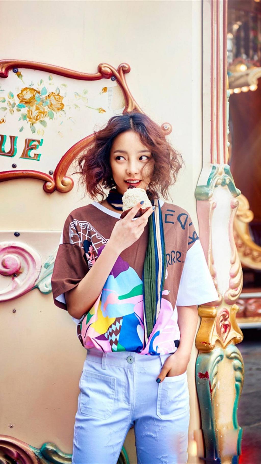 韩国美女具荷拉