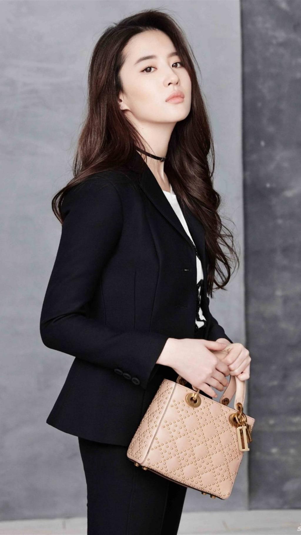 刘亦菲最新代言写真