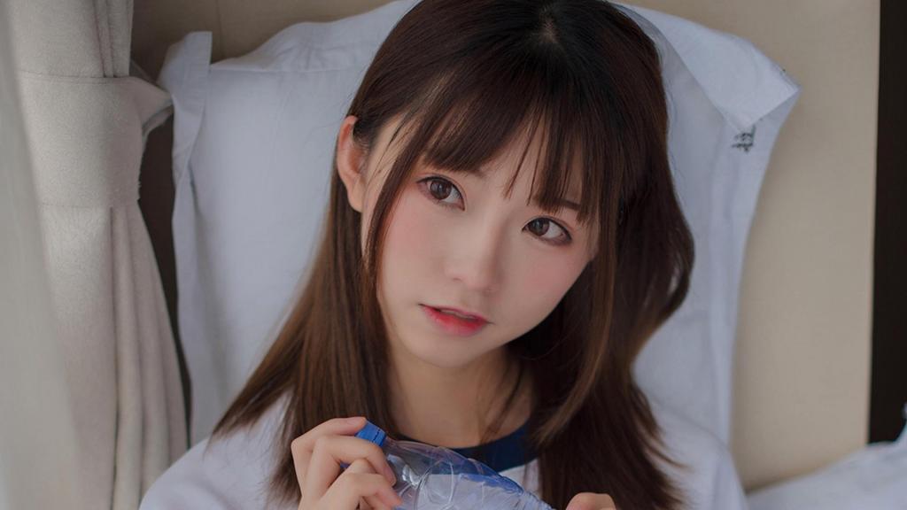 甜美可爱氧气少女体操服诱人写真