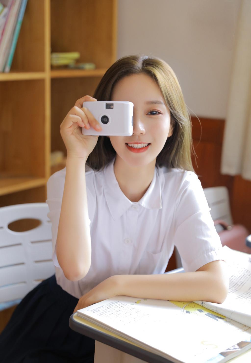 日系学院风制服美女清纯诱人私房写真