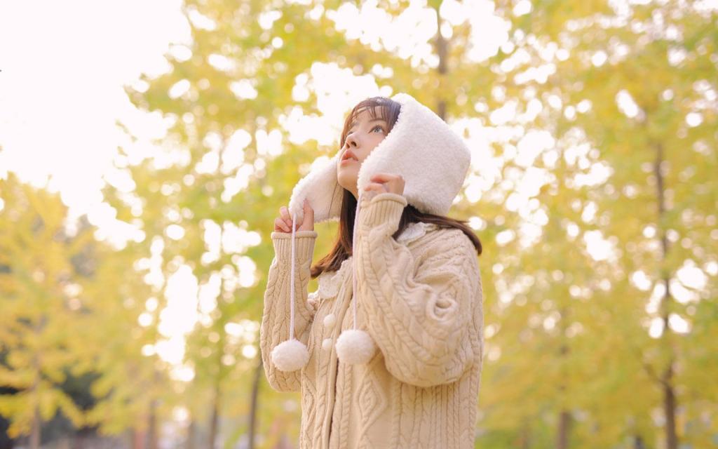 清纯甜美元气少女户外迷人写真