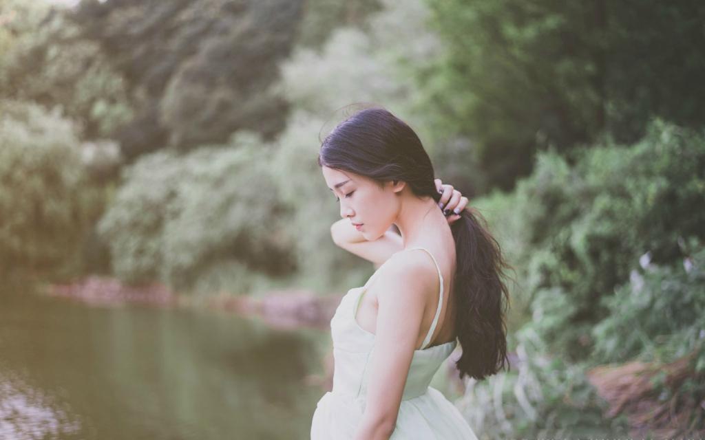 清纯美女户外唯美写真