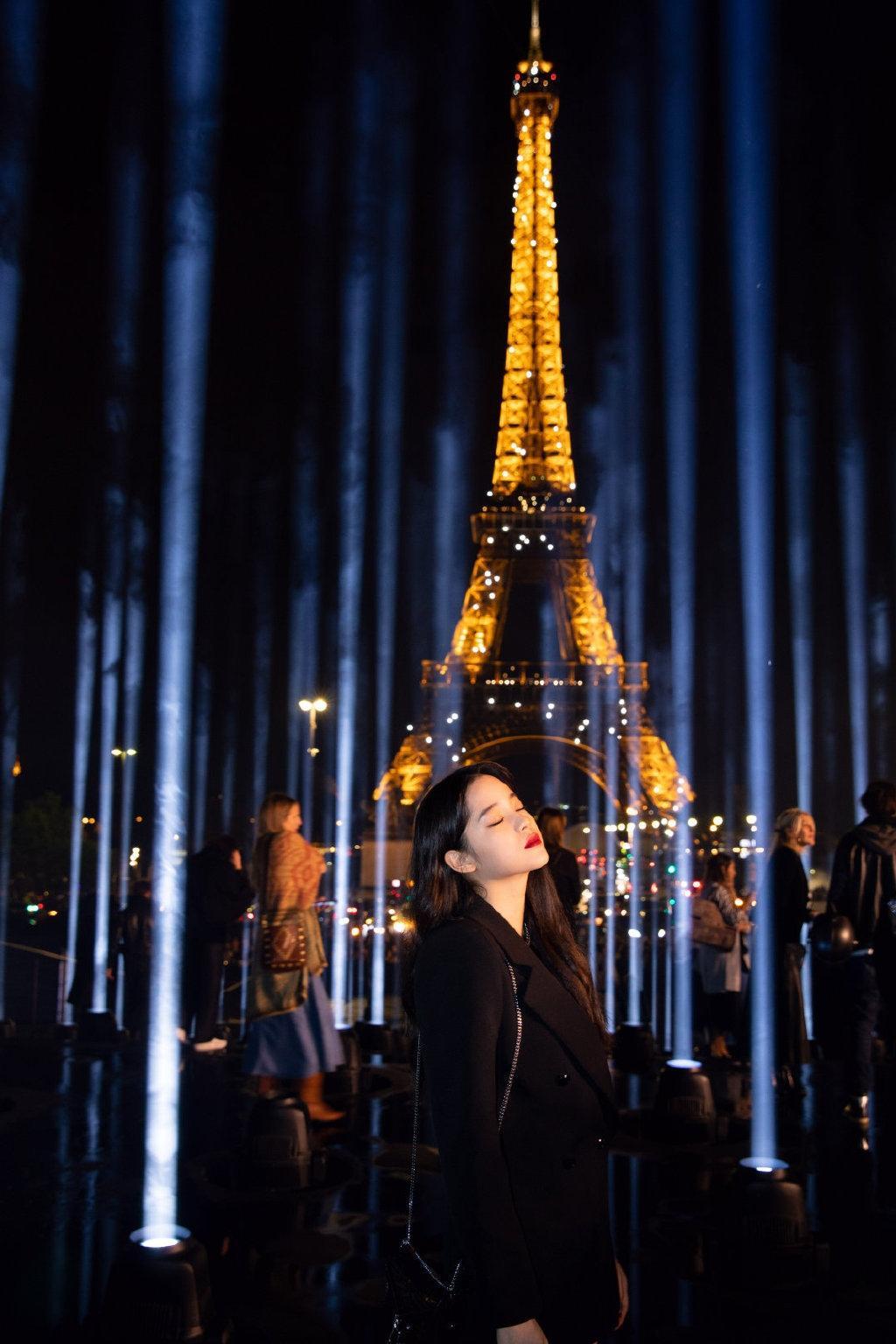 欧阳娜娜垫肩西装裙