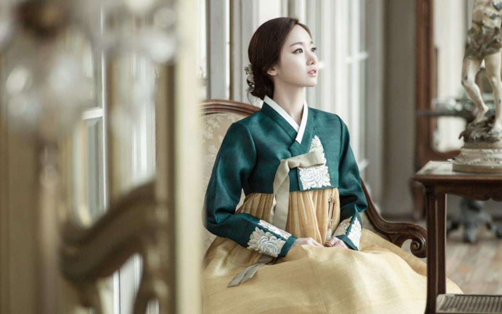 清纯养眼美女韩服写真