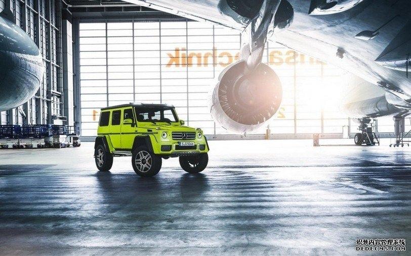 绿色奔驰G500越野车