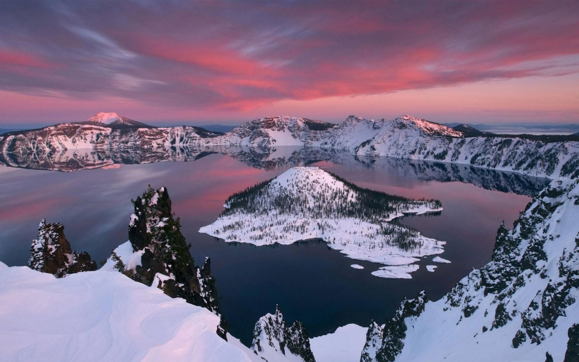 美国俄勒冈州火山湖蓝湖