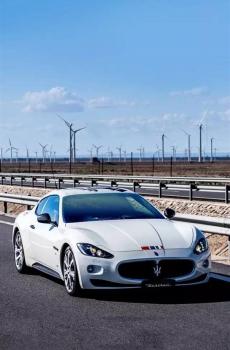 豪华跑车玛莎拉蒂-4