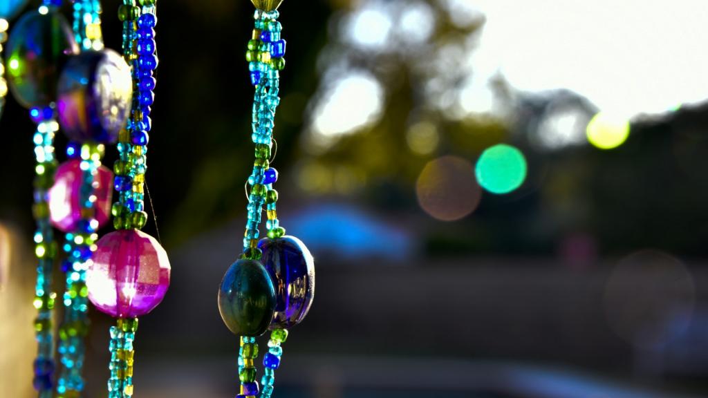 蓝彩琉璃珠饰品