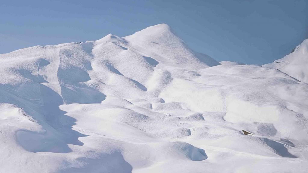 阿尔卑斯山脉浪漫雪景迷人风光