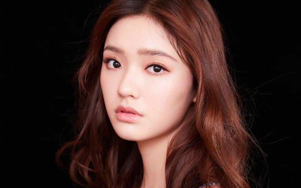 美女明星林允时尚写真