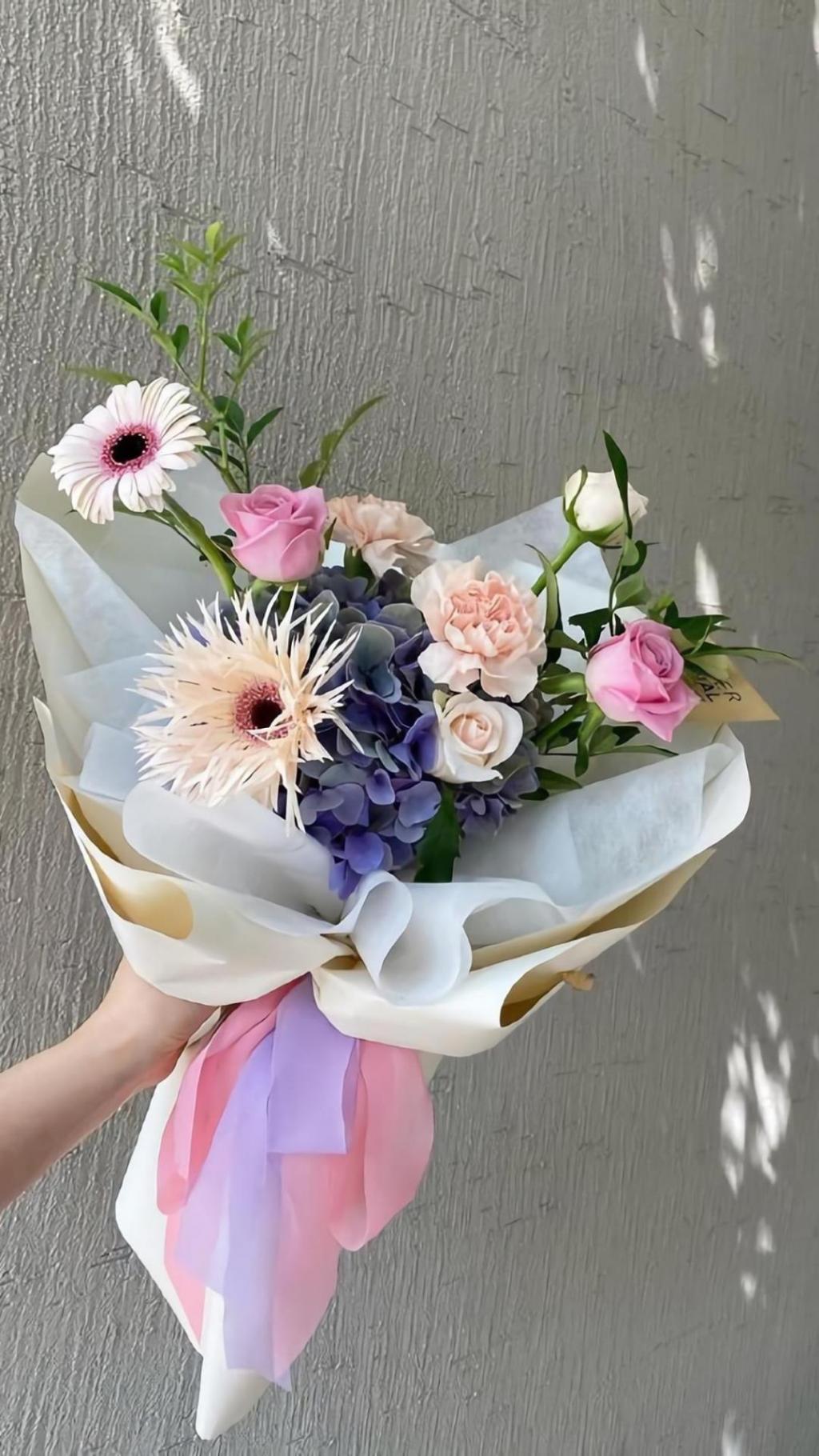 鲜艳迷人的花朵