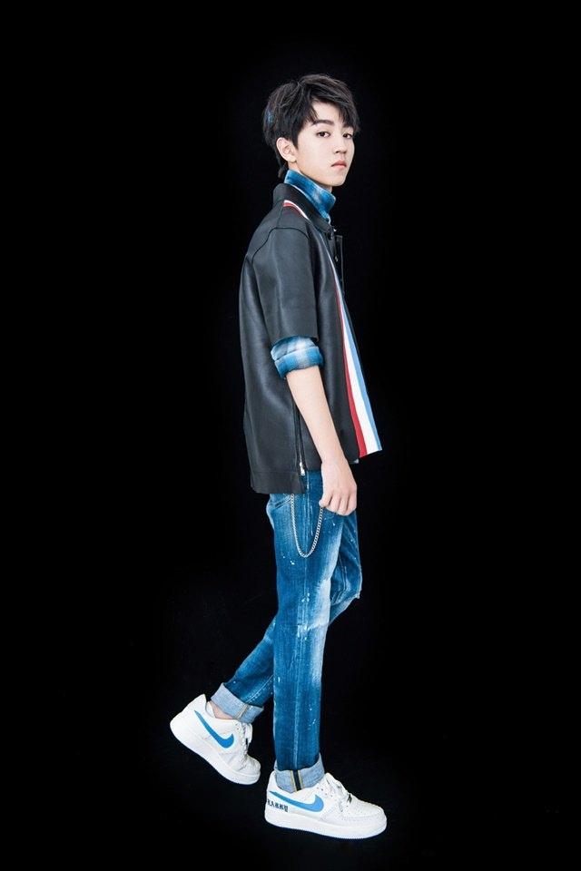 王俊凯18岁成年礼生日会写真