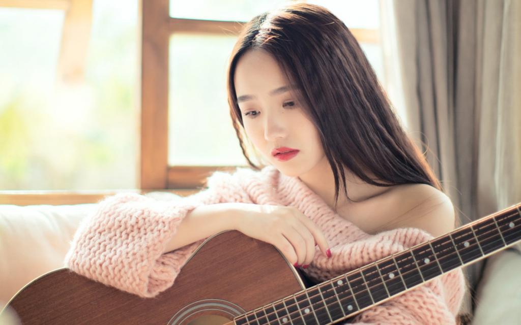吉他气质美女图片