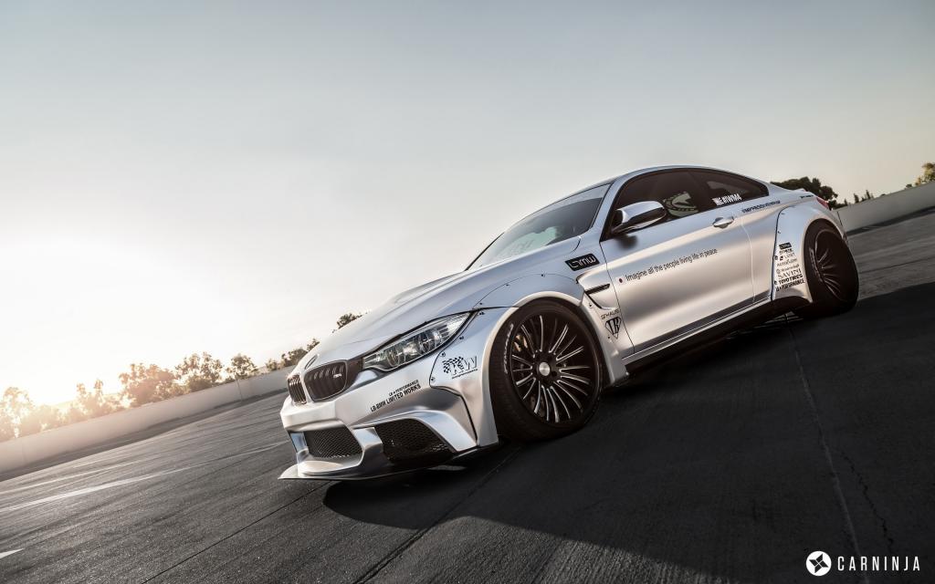 宝马M4银色改装跑车